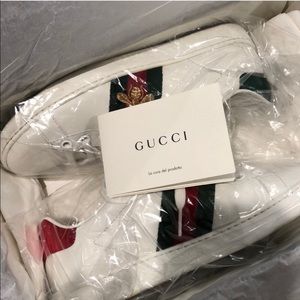 Gucci Bee sneakers